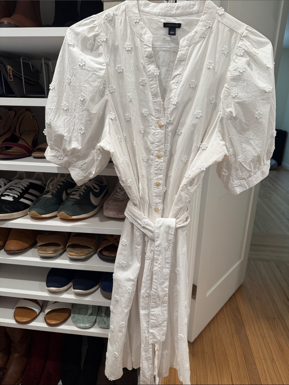 Ann Taylor Midi Shirt Dress Button White DAISY DOTS w/ Puff Sleeves Sz L